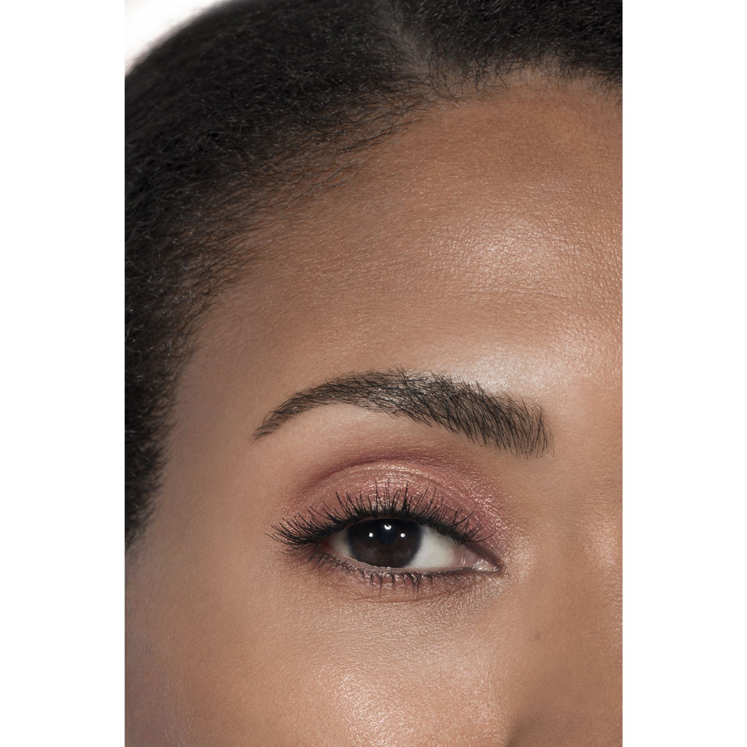 SOMBRA DE OJOS LÍQUIDA DE LARGA DURACIÓN